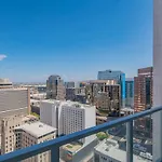 Elegant 28Th Floor High Rise, Gym, Parking, Pool, Golf
