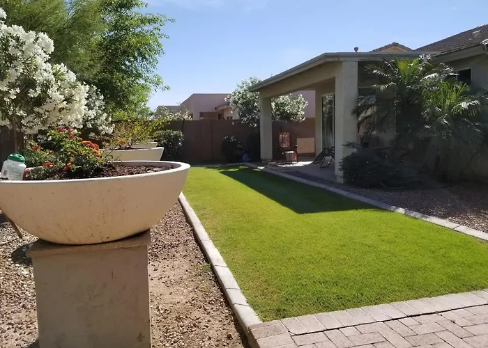 Phoenix Home Near Freeways And Airport