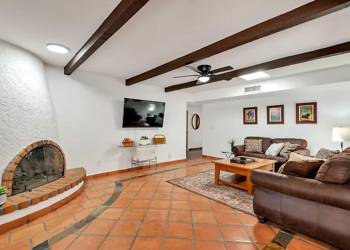 Private Pool Pet-Friendly Home In Scottsdale!