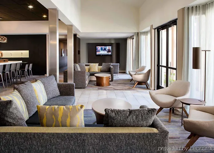 Courtyard By Marriott Phoenix Airport