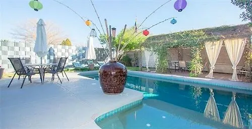 Zenyard Guest House