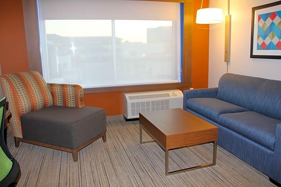 Express & - - Airport North By Ihg