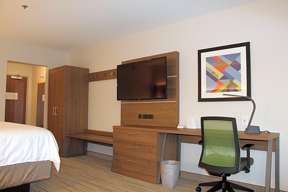 Express & - - Airport North By Ihg 3*
