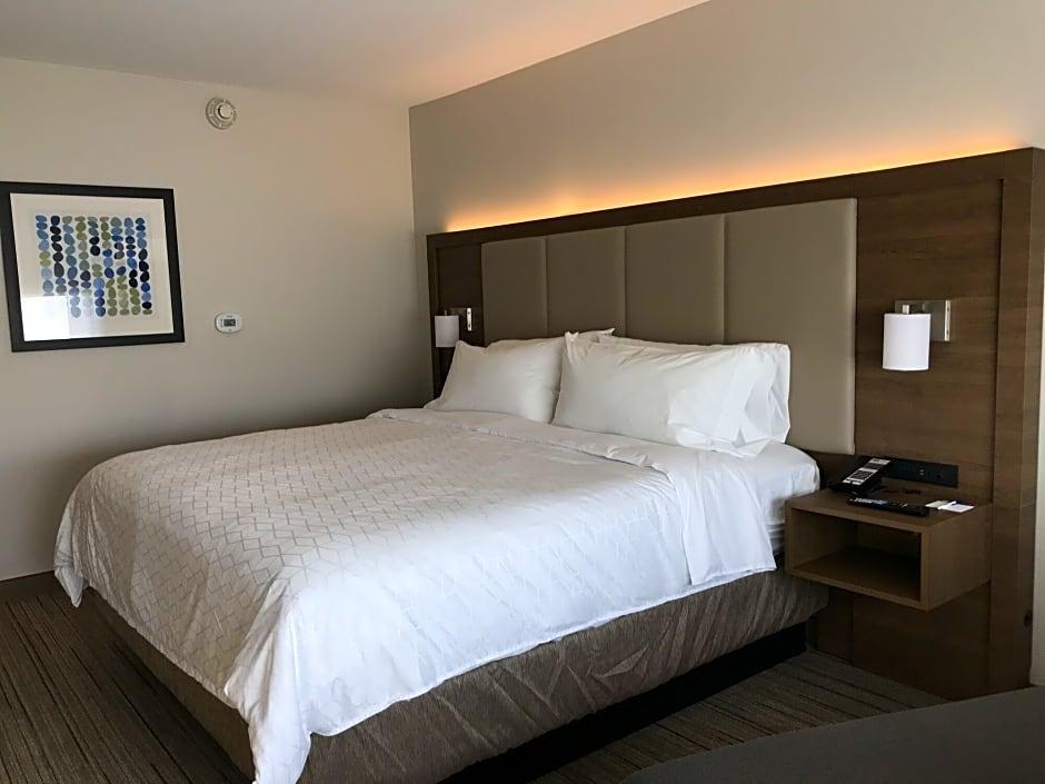 Hotel Express & - - Airport North By Ihg