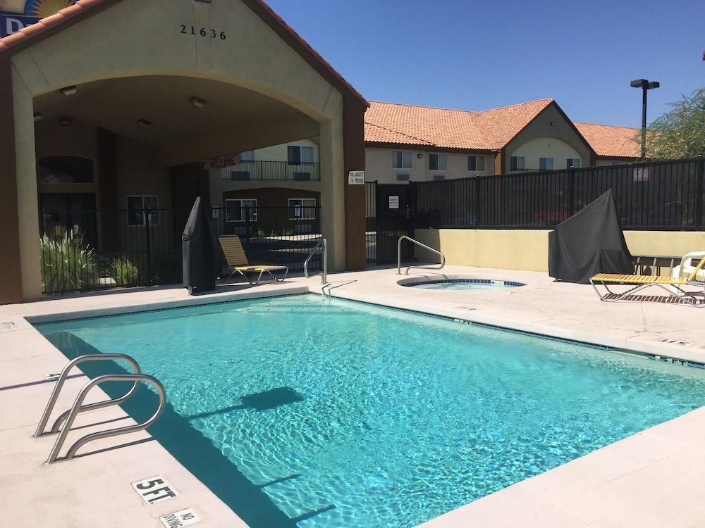 Days By Wyndham North Hotel