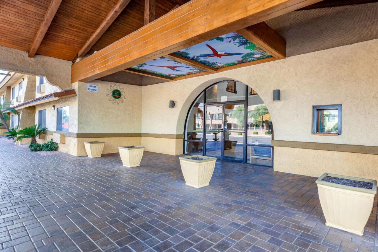 Suburban Extended Scottsdale West 2*