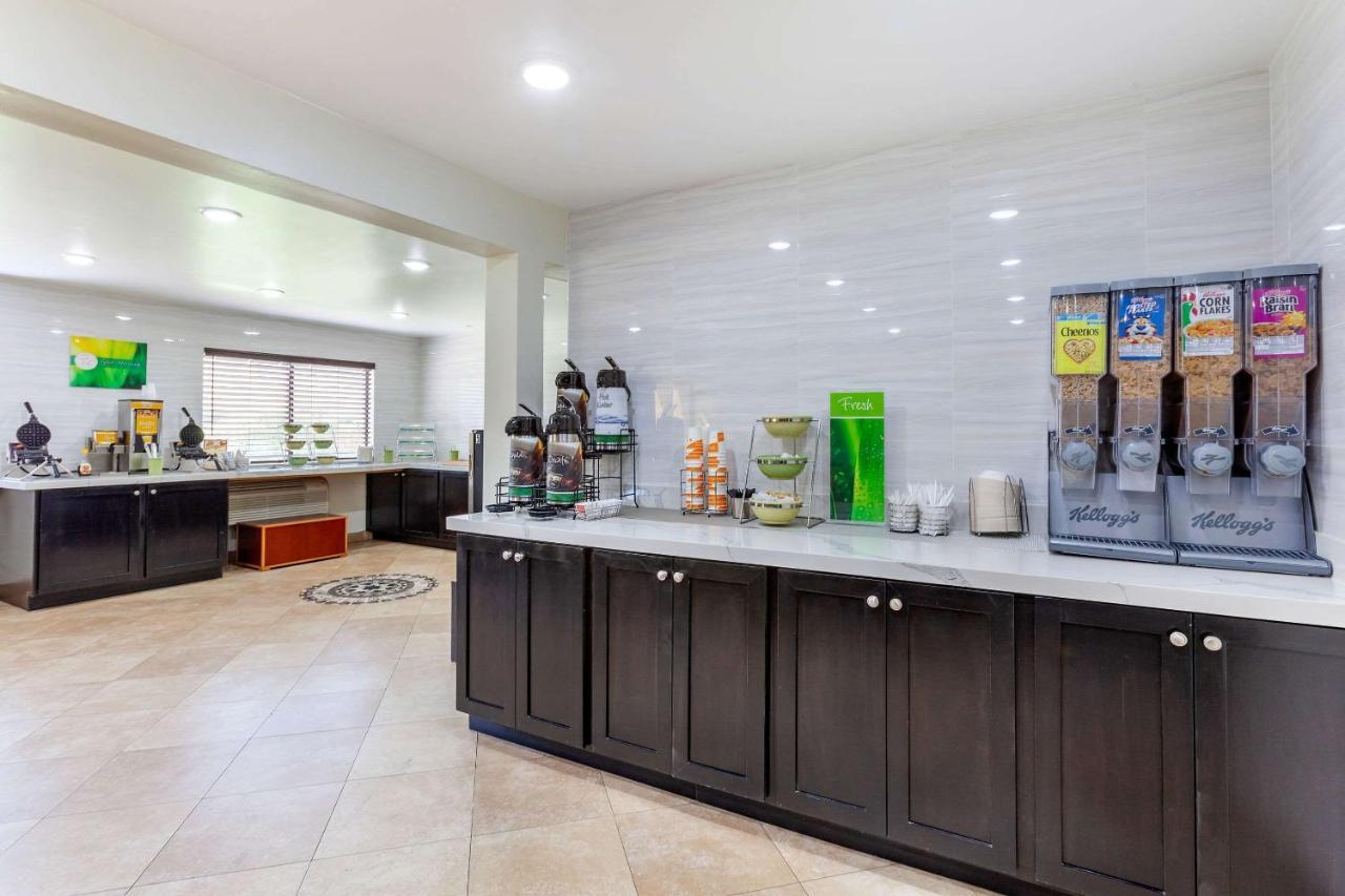 Suburban Extended Scottsdale West Hotel 2*