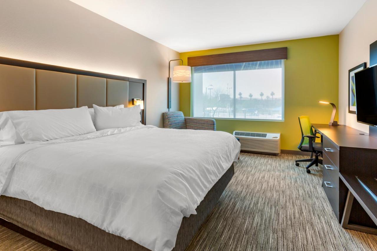 Express & - Dwtn - State Capitol By Ihg