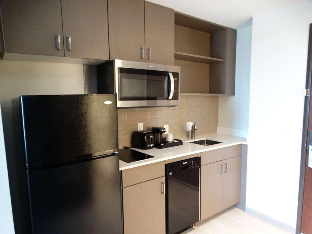 Hotel Western Executive Residency North Happy Valley 3*