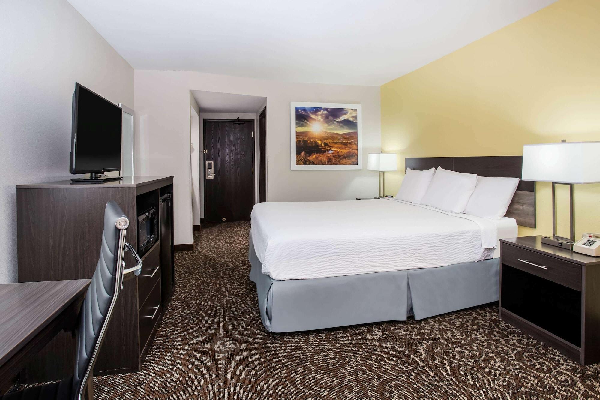 Hotel Days By Wyndham North 3*