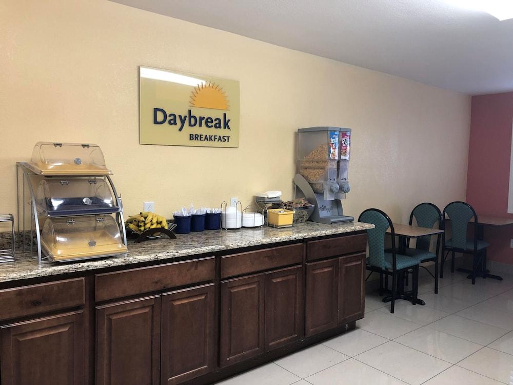 Hotel Days By Wyndham North Phoenix