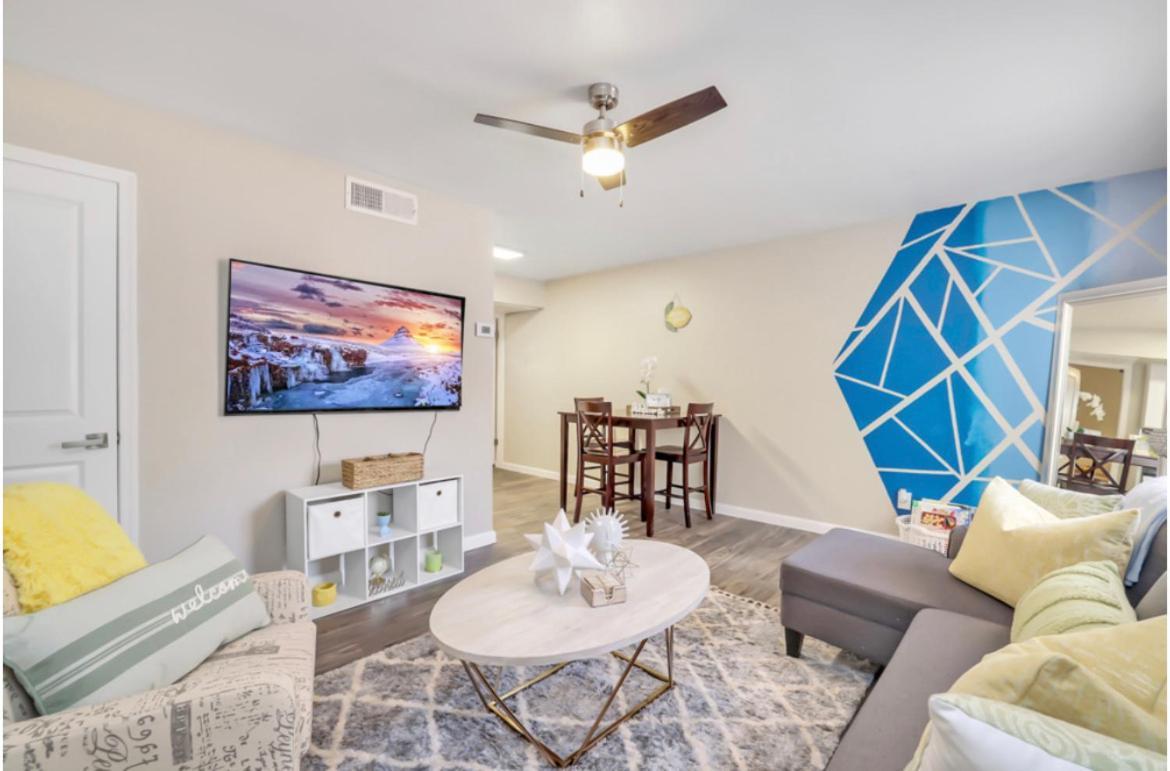 Cozy W Pool And Free Parking At Phoenix