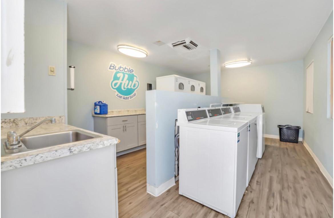 Cozy W Pool And Free Parking At Apartamento