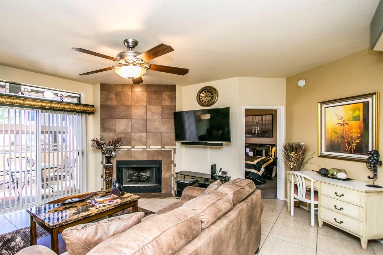 Private Community -- ½ Mile Walk To Hiking & Biking At N. Mtn. Preserve! Phoenix