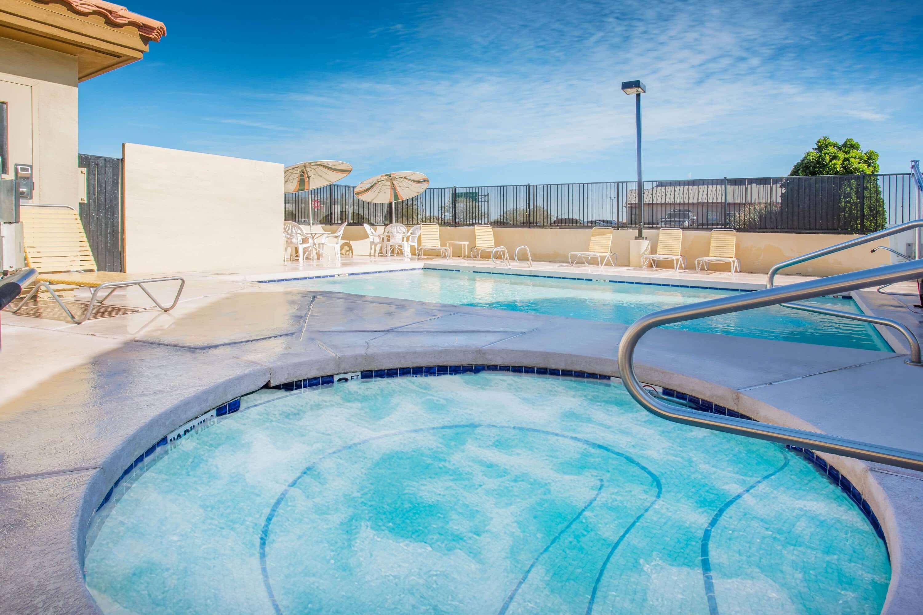 Hotel Days By Wyndham North 3*