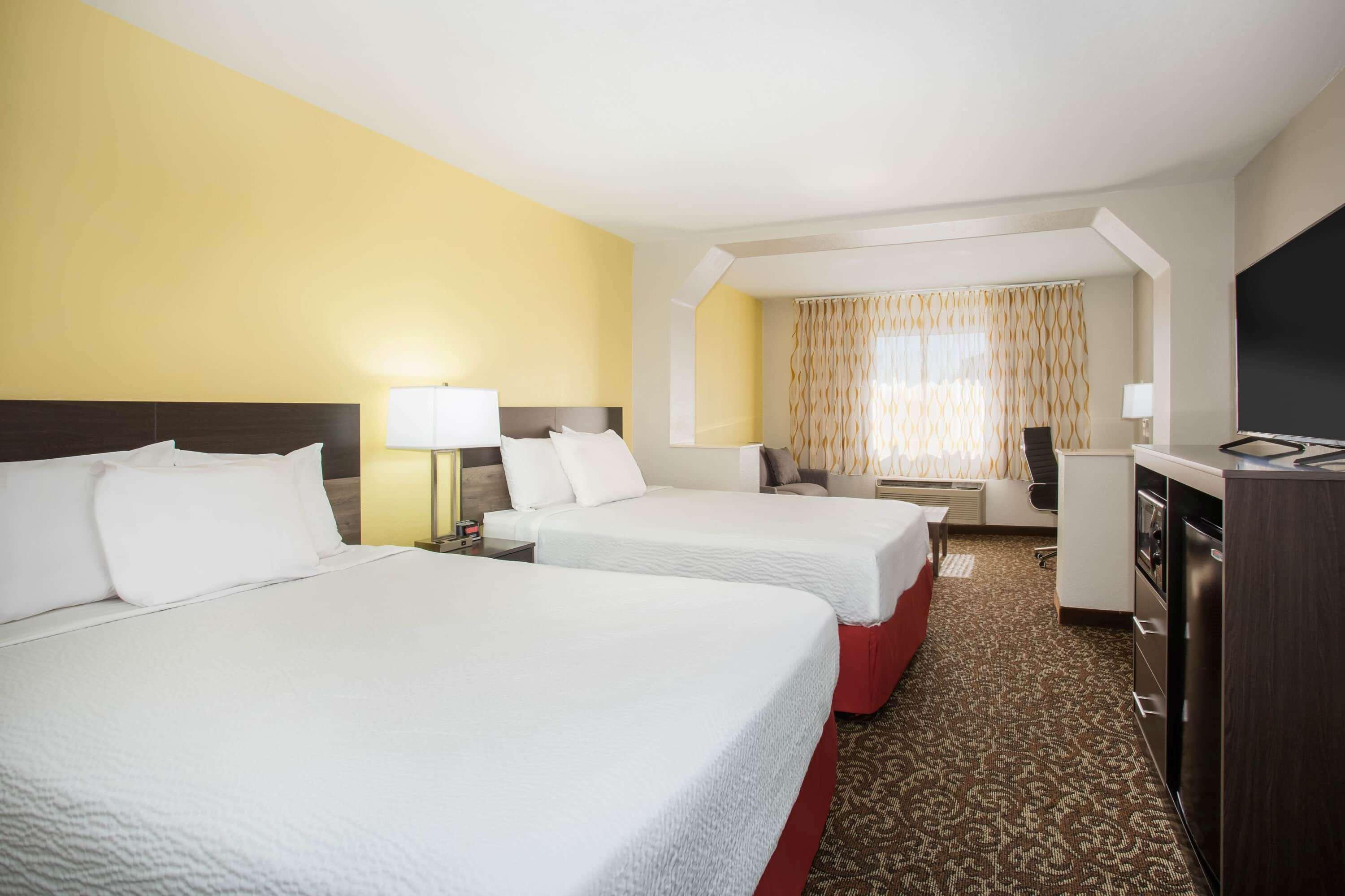 Days By Wyndham North Hotel