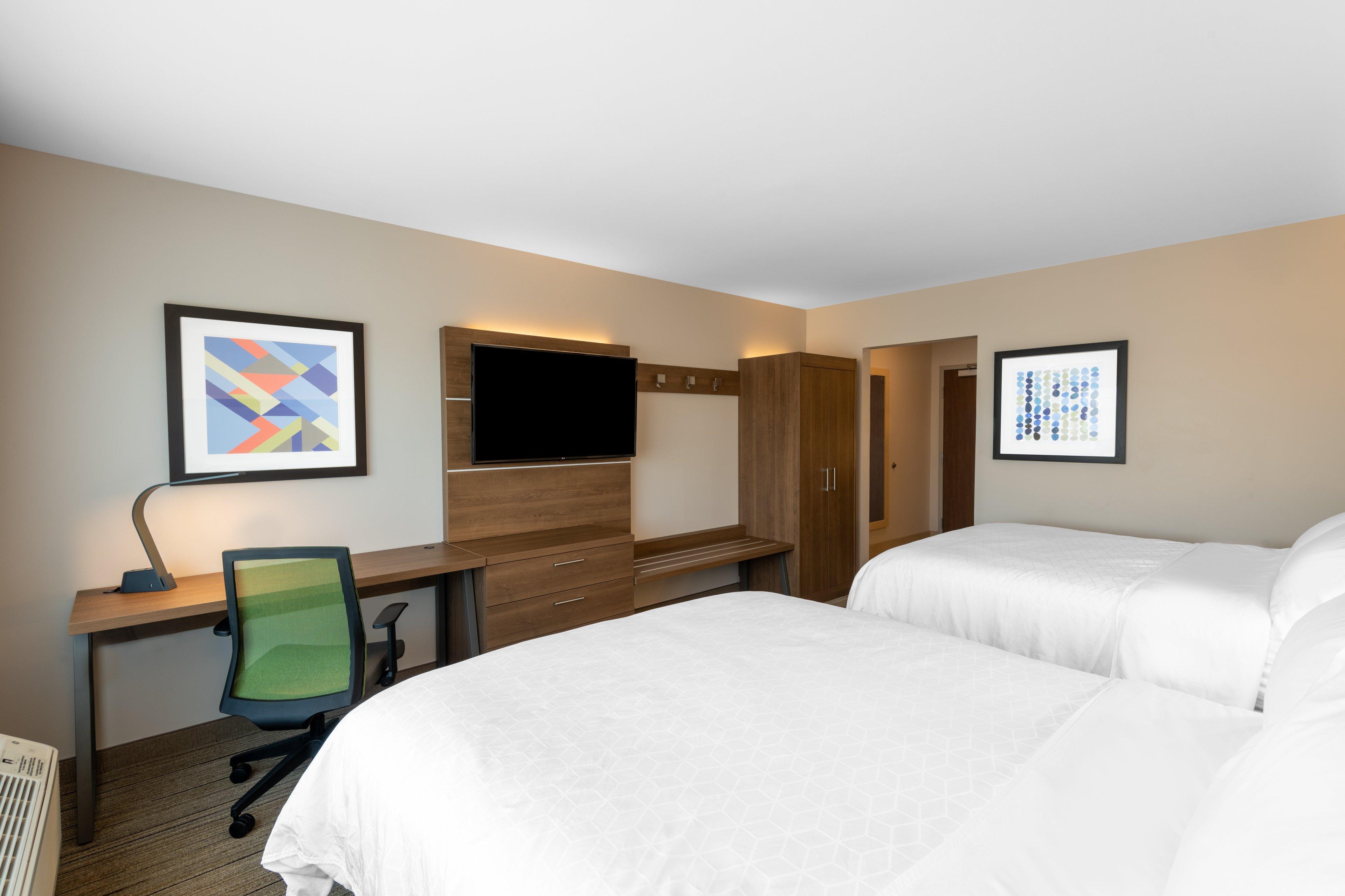 Express & - - Airport North By Ihg Hotel 3*