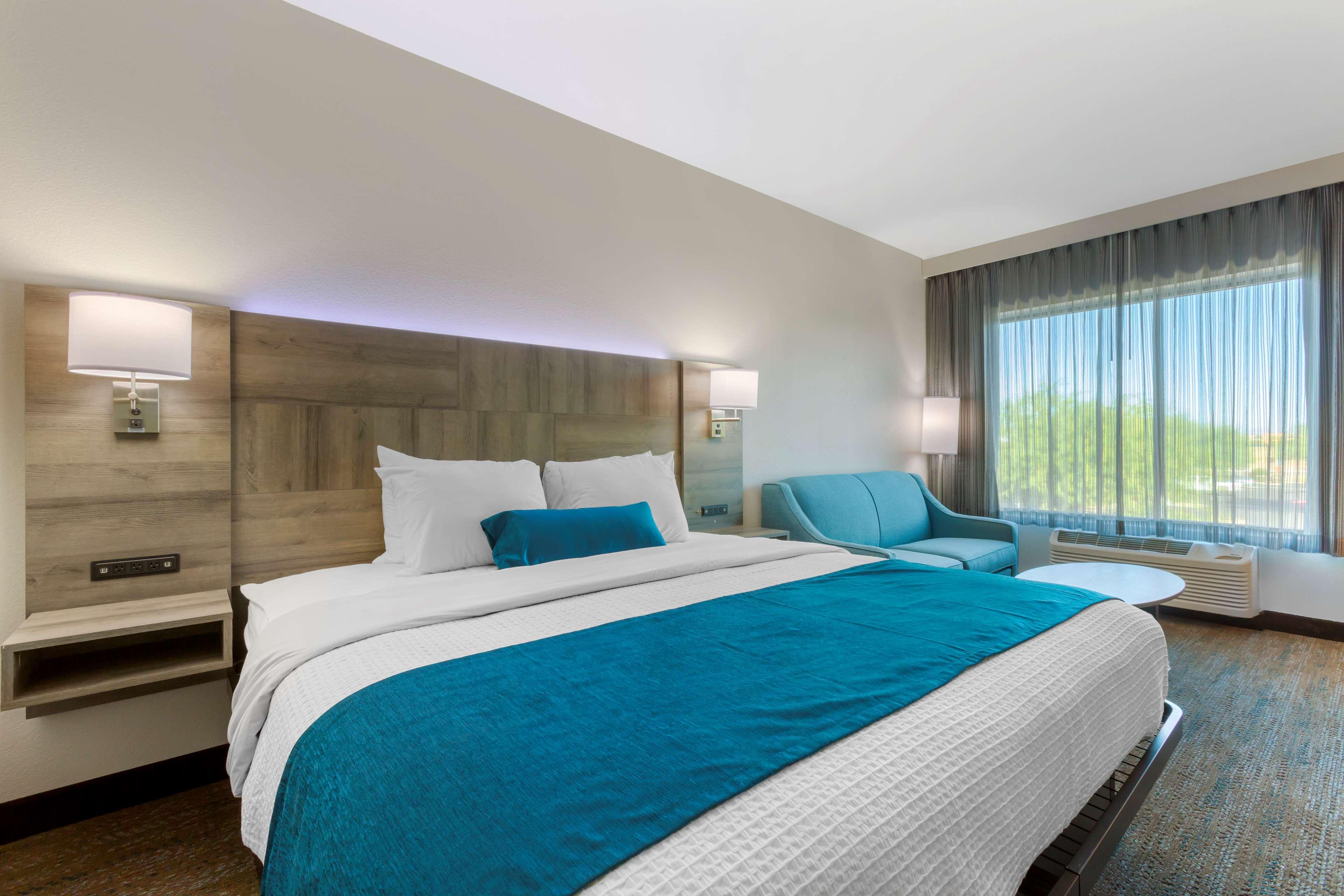 Western Executive Residency North Happy Valley Hotel