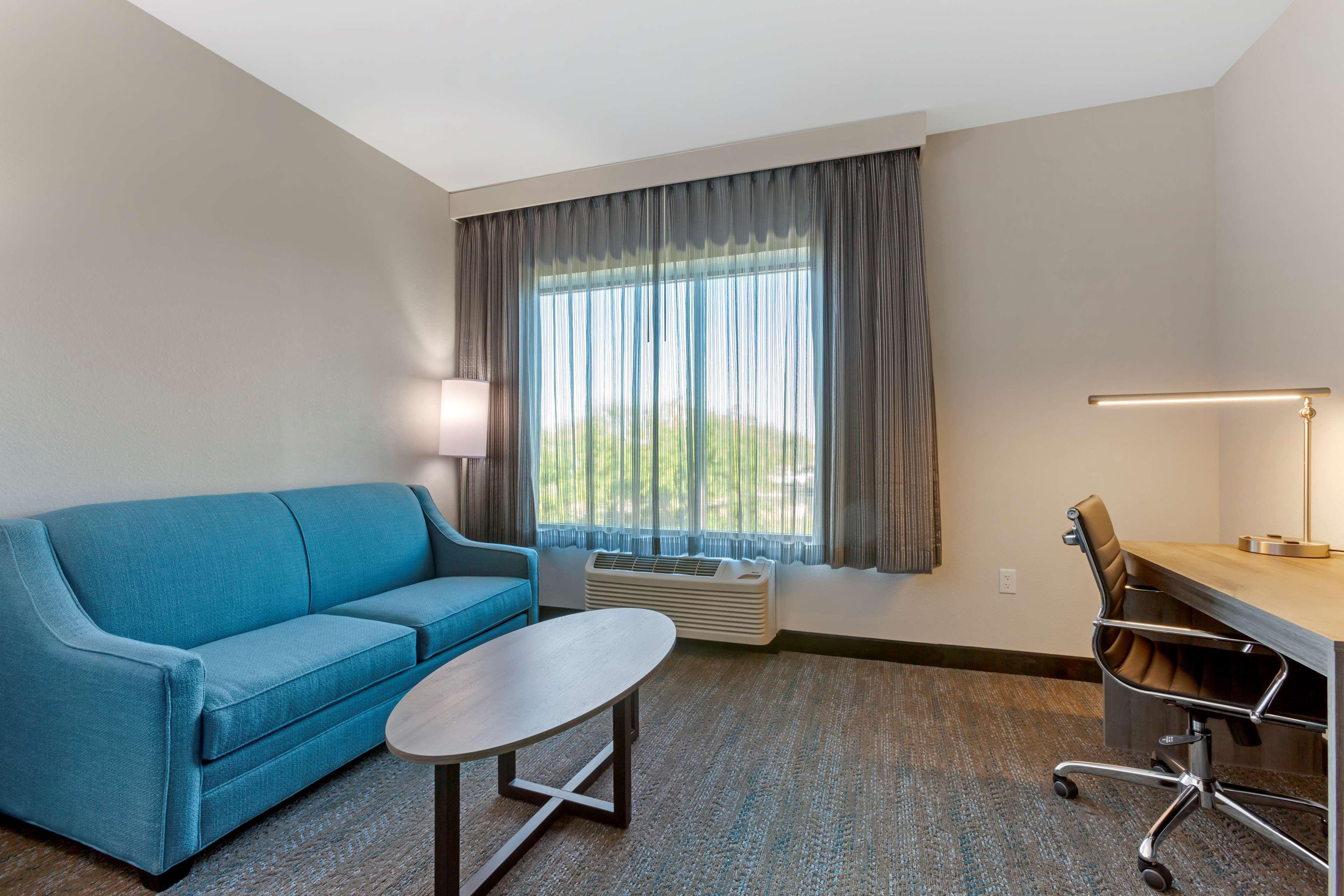 Hotel Western Executive Residency North Happy Valley 3*
