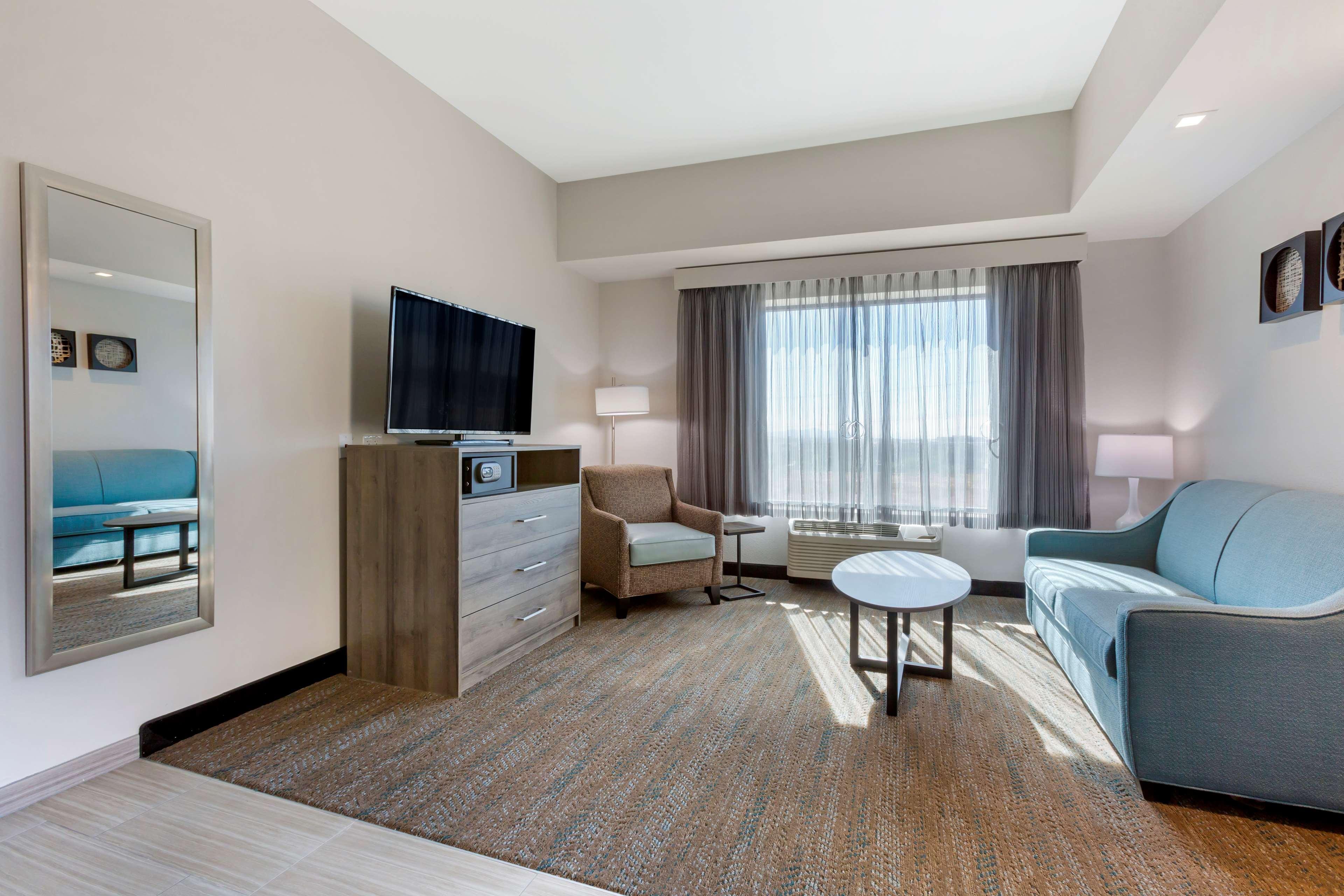 Hotel Western Executive Residency North Happy Valley 3*