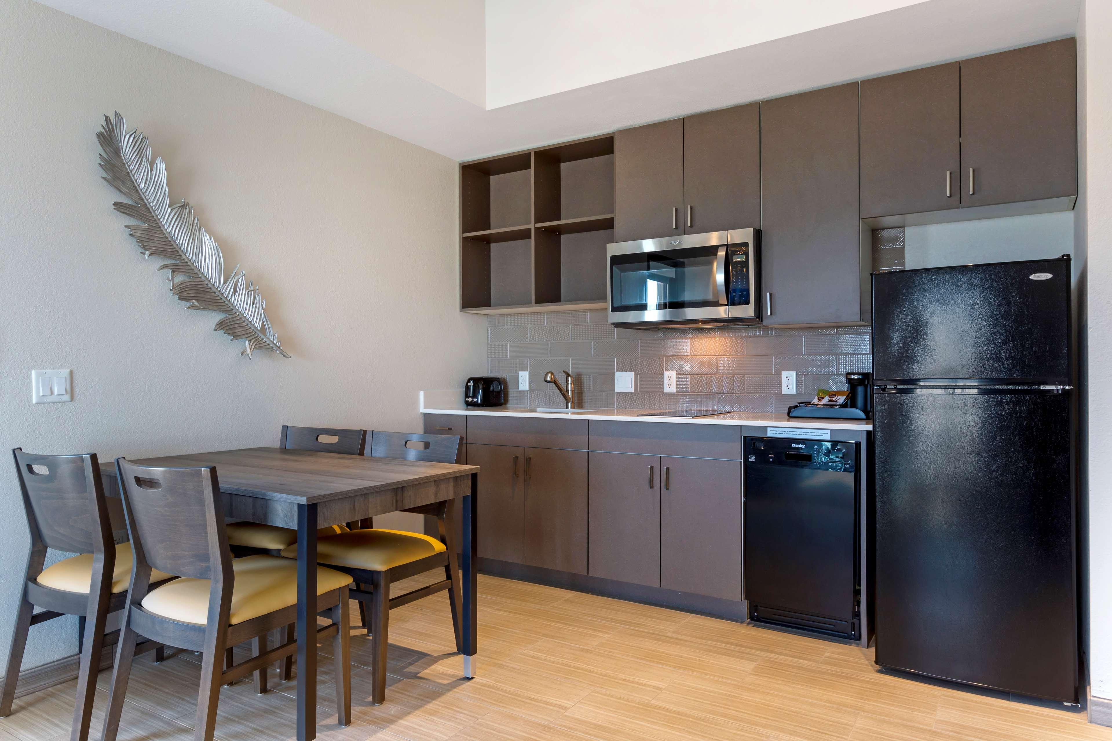 Hotel Western Executive Residency North Happy Valley