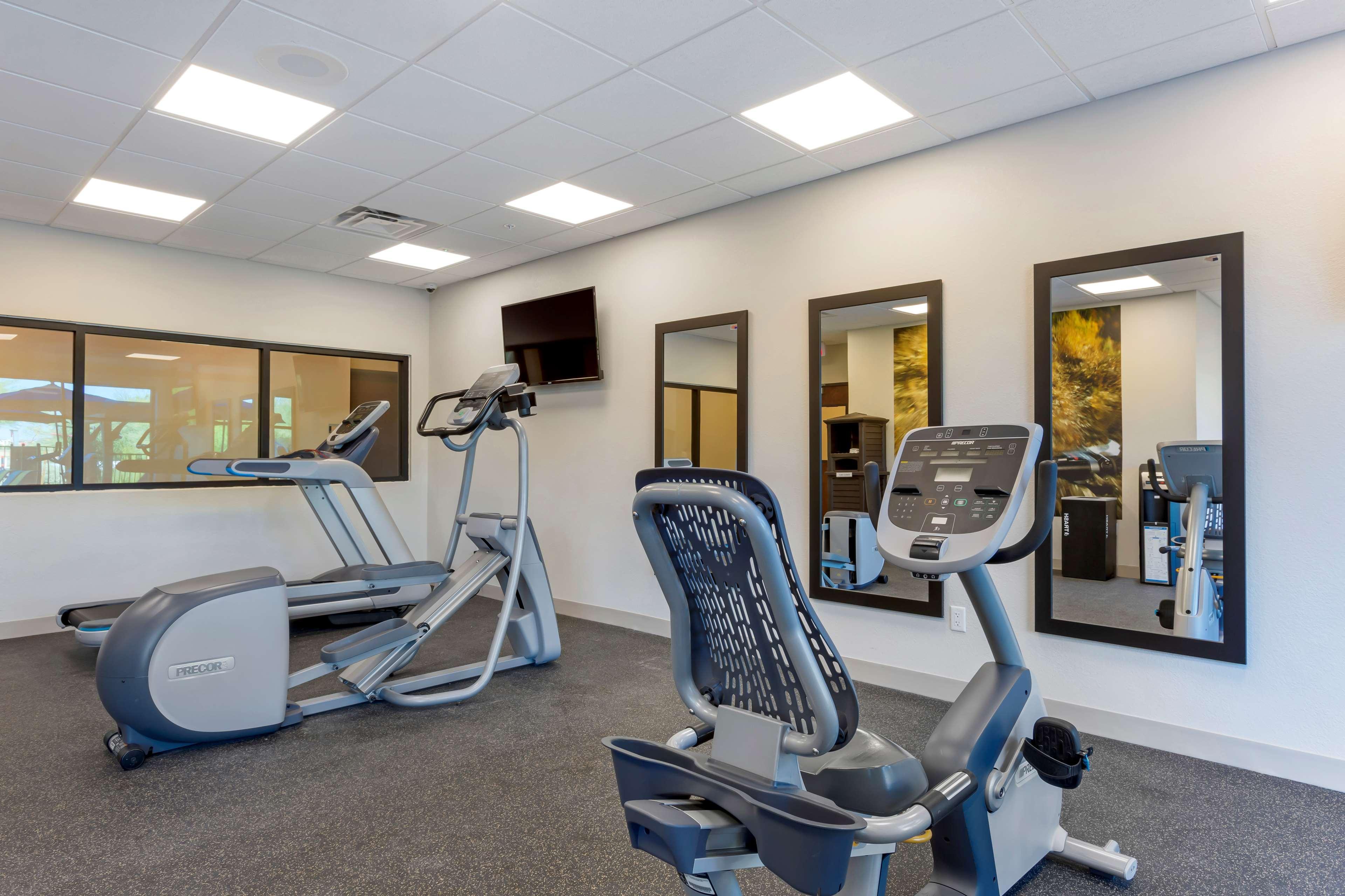 Hotel Western Executive Residency North Happy Valley 3*