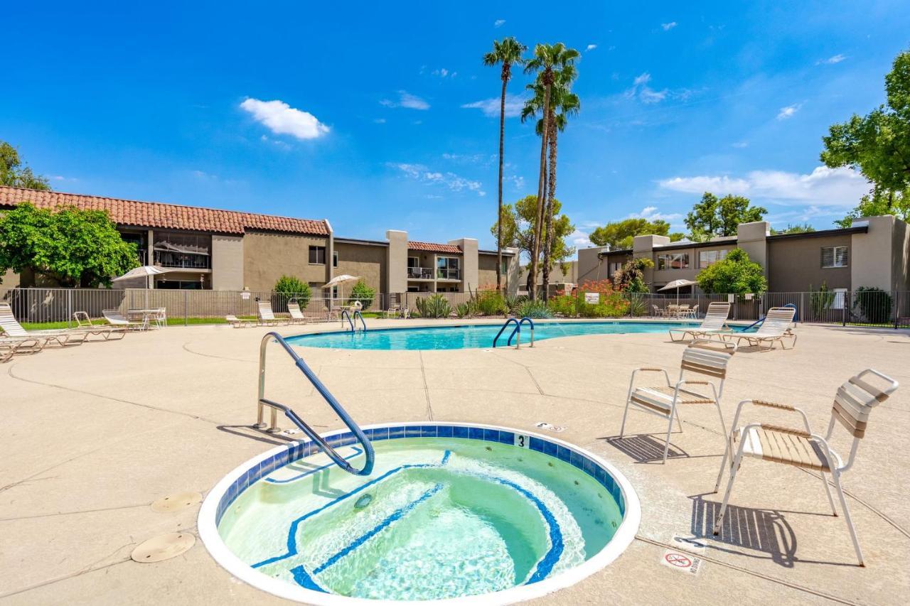 Desert Paradise In Arcadia ~ Pool, Hot Tub, Views! Apartment