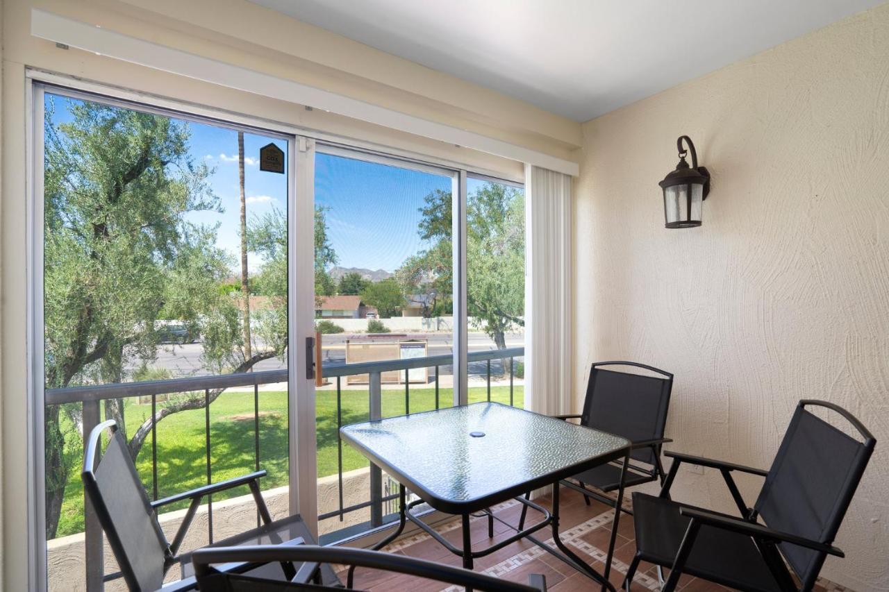 Desert Paradise In Arcadia ~ Pool, Hot Tub, Views! Apartment