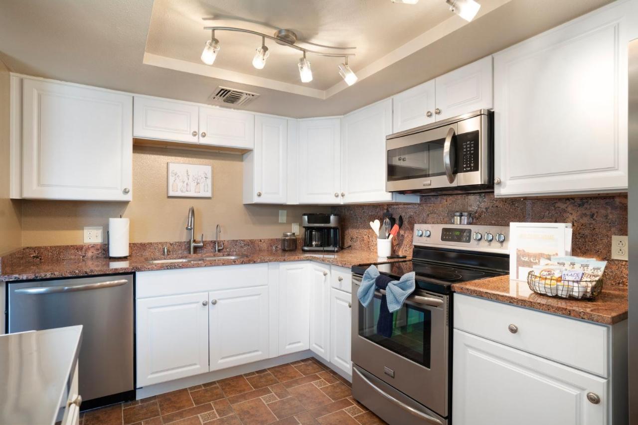 Apartment Desert Paradise In Arcadia ~ Pool, Hot Tub, Views! Phoenix