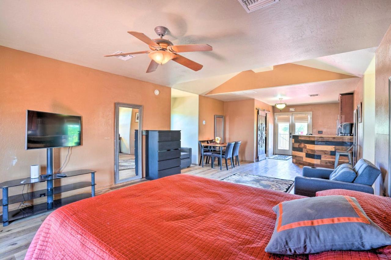 Dreamy Desert With Deck And Pool Access! Apartment Phoenix