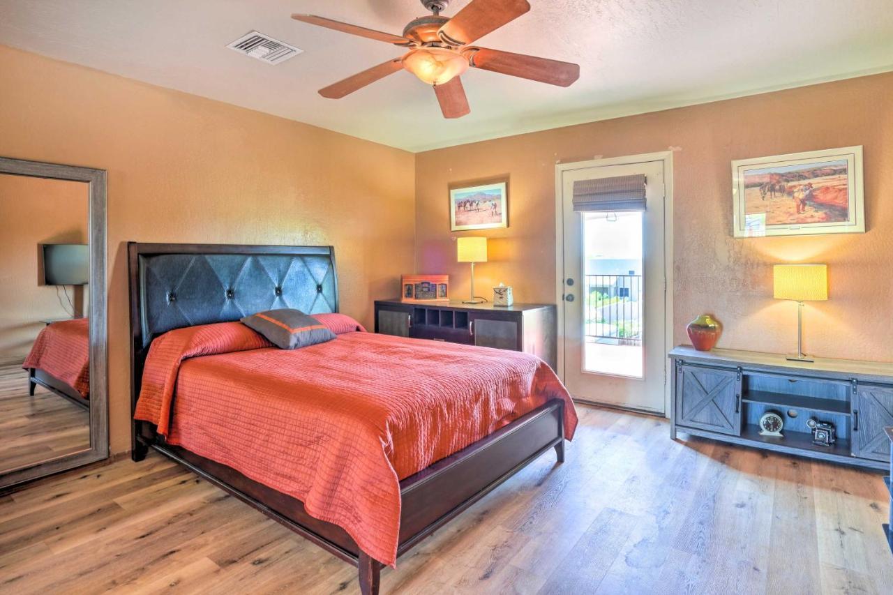 Dreamy Desert With Deck And Pool Access! Apartment *