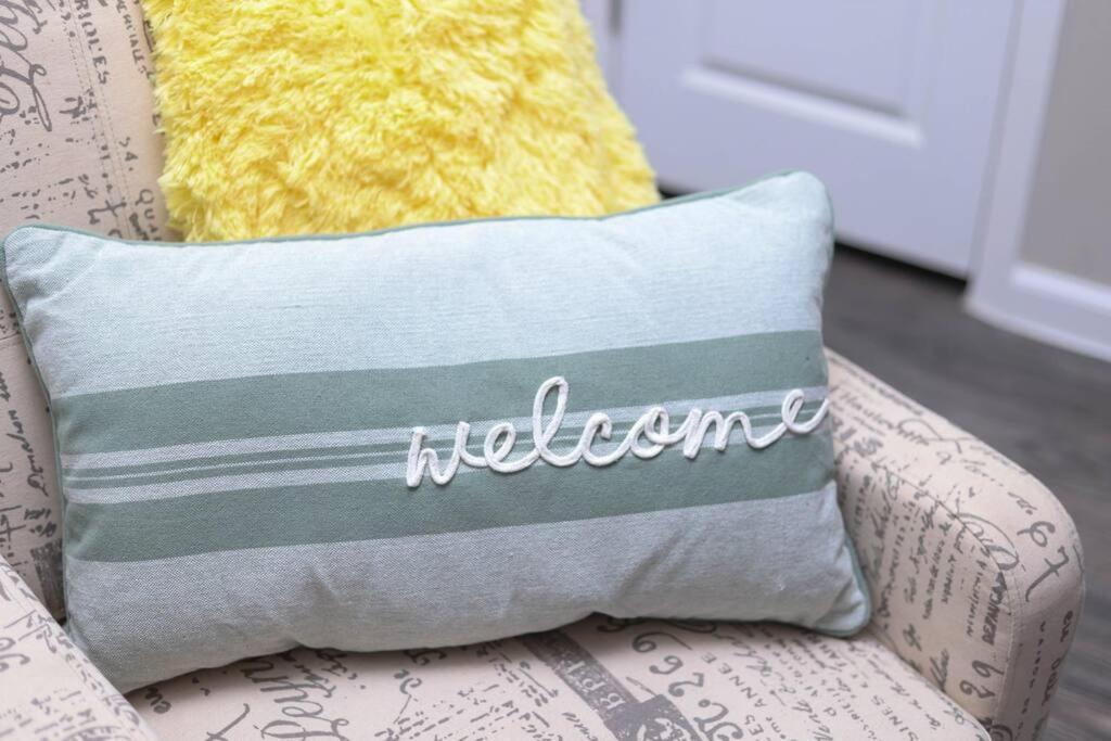 Cozy W Pool And Free Parking At