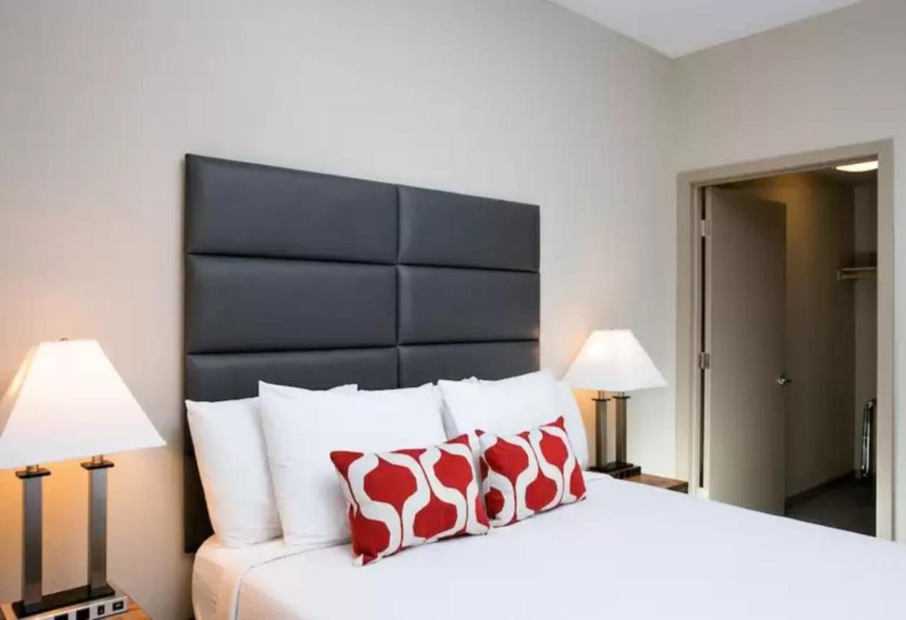 Modern Urban Apartments│on Roosevelt Row│local Eat & Drink Apartment *