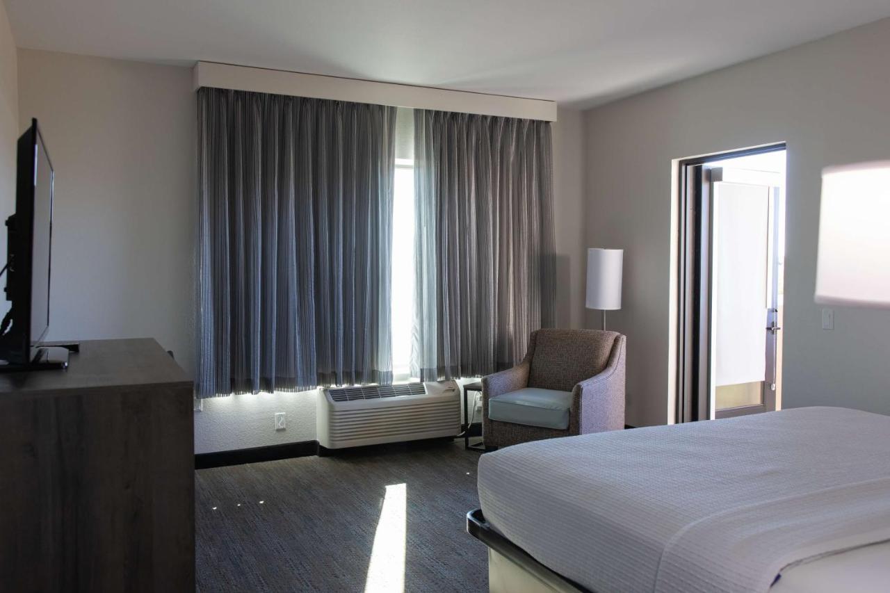 Hotel Western Executive Residency North Happy Valley 3*