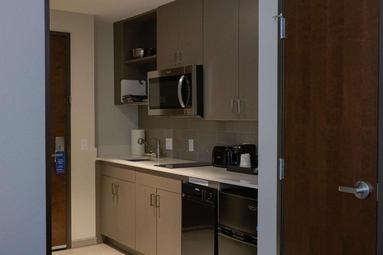 Hotel Western Executive Residency North Happy Valley 3*