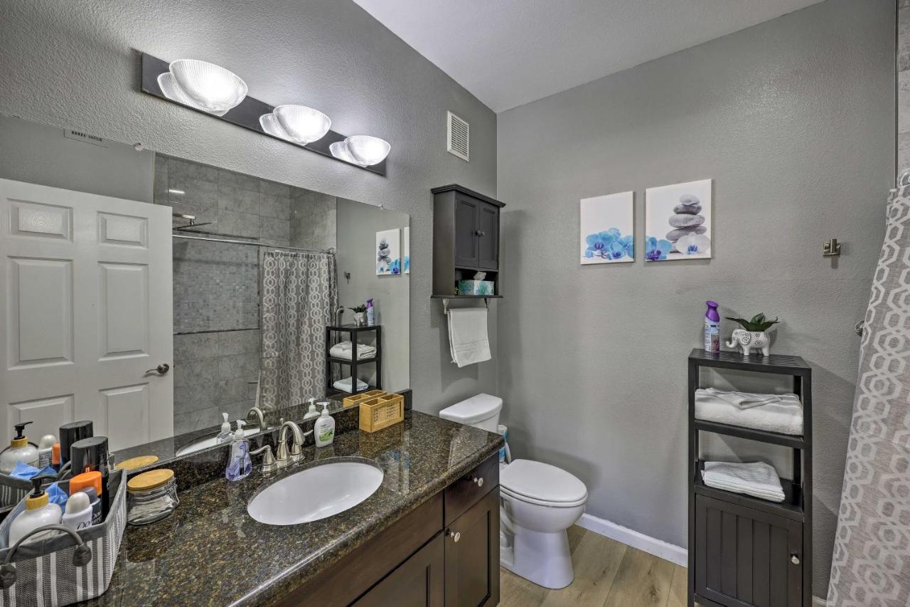 With Pool And Hot Tub - Dog Friendly! Apartment Phoenix