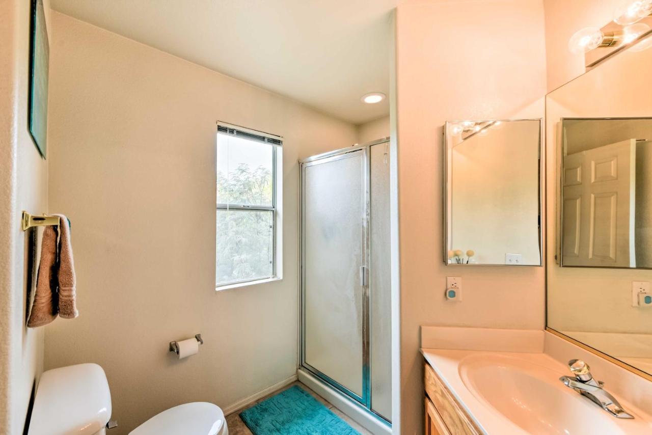 With Balcony And - 14 Mi To Downtown Apartment *