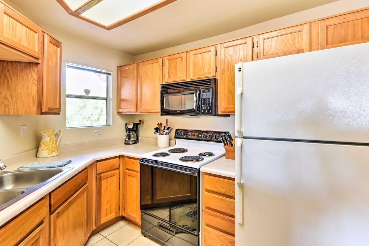 Apartment With Balcony And - 14 Mi To Downtown