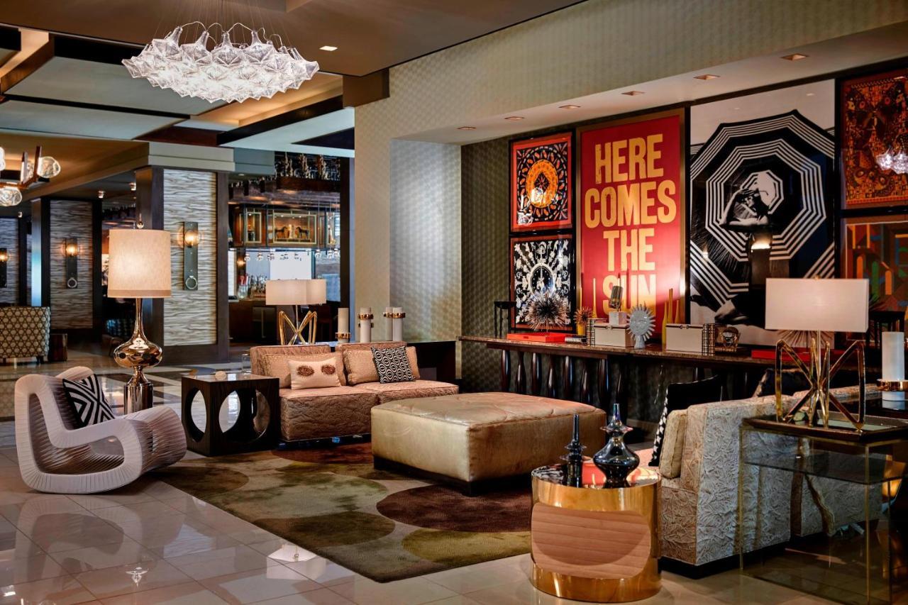 Renaissance Downtown 5*