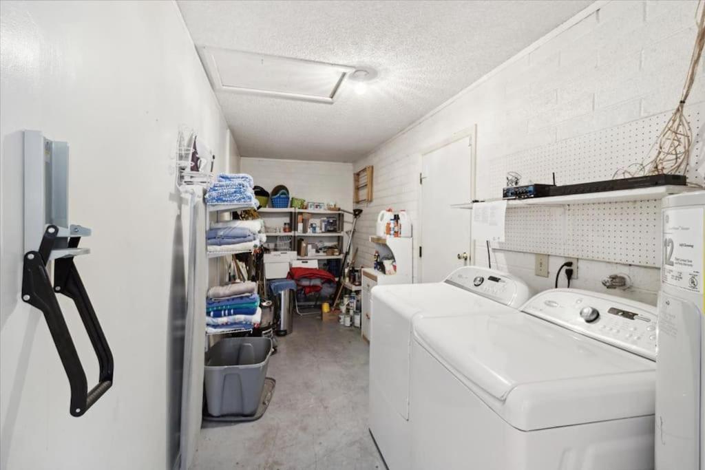 Apartment Vacation House! 6br, Free Heated Pool, Arcade & Hot Tub