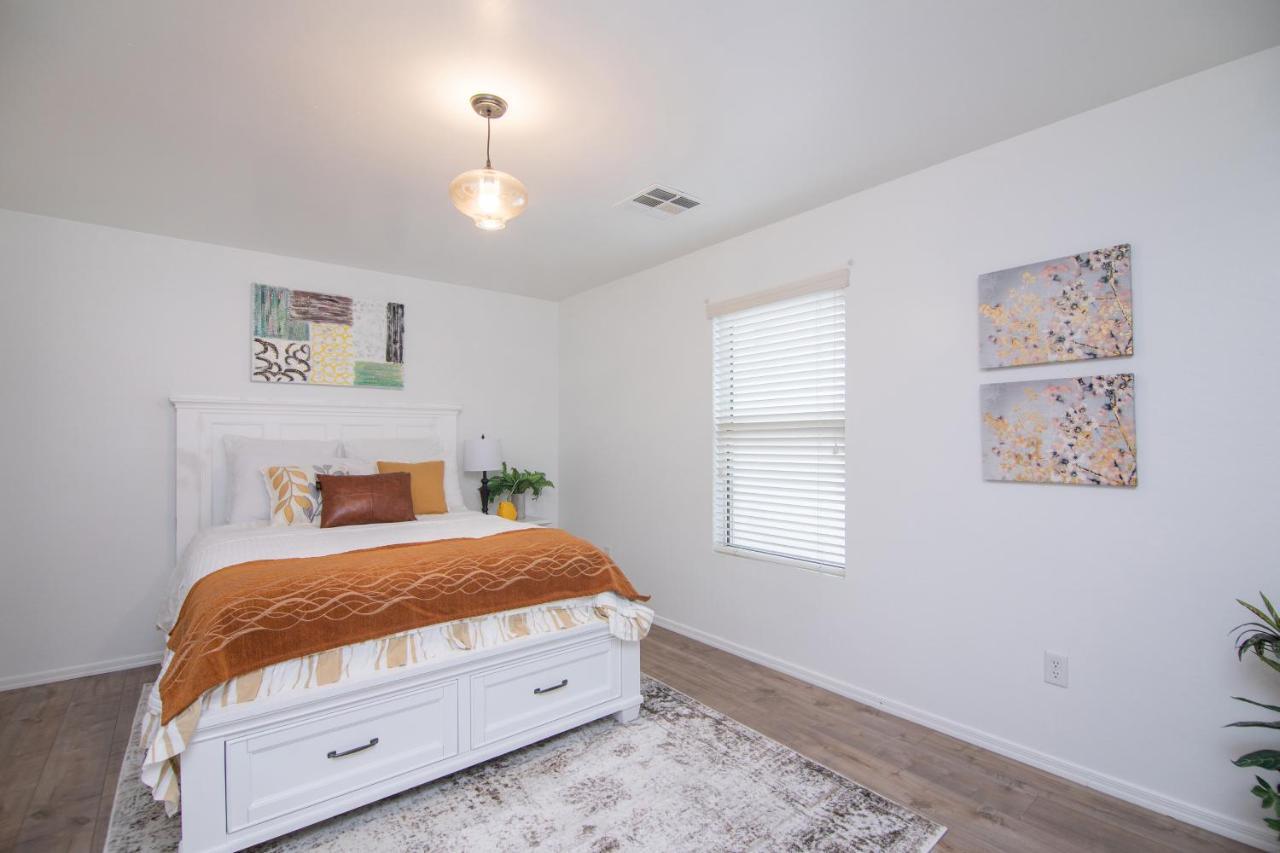 Stylish - Rates Now! Holiday home Phoenix