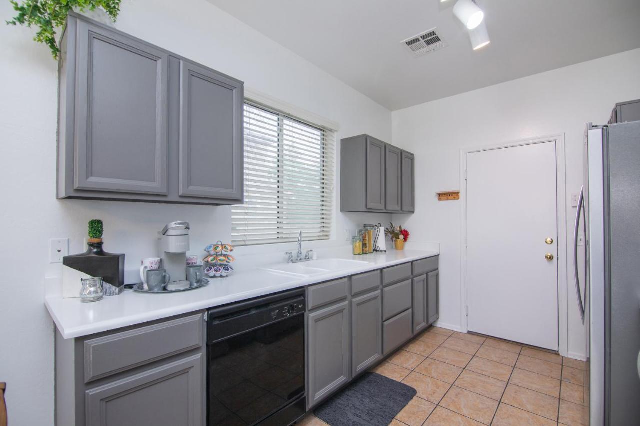 Stylish - Rates Now! Holiday home Phoenix