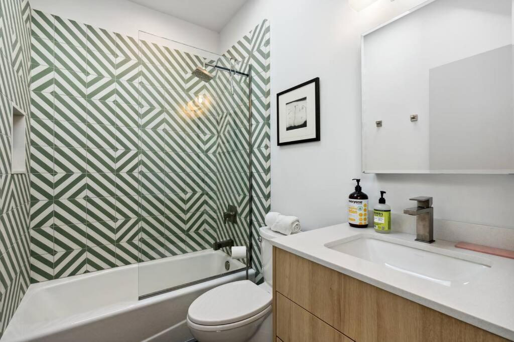 Unique Design 1-bedroom - 80 Walkscore! *