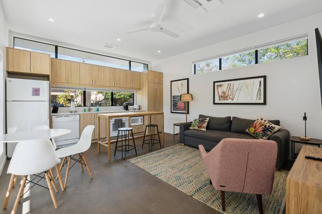 Apartamento Modern 1-bedroom - 80 Walkscore!