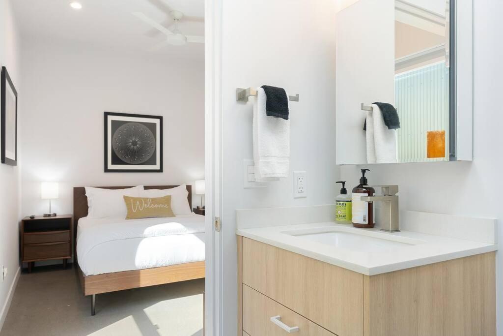 Eco-friendly 1-bedroom - 80 Walkscore! Apartment Phoenix