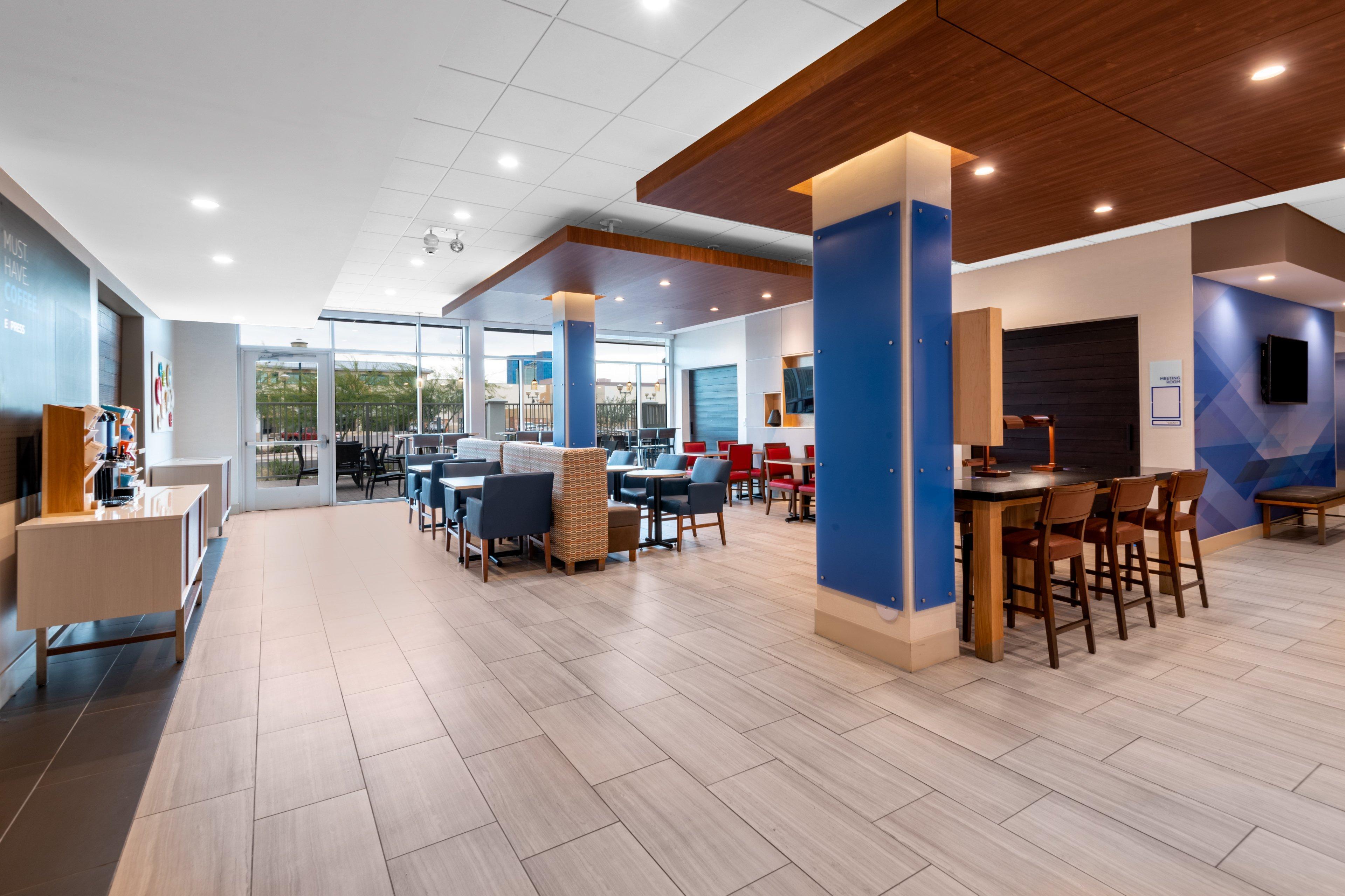 Express & - - Airport North By Ihg 3*