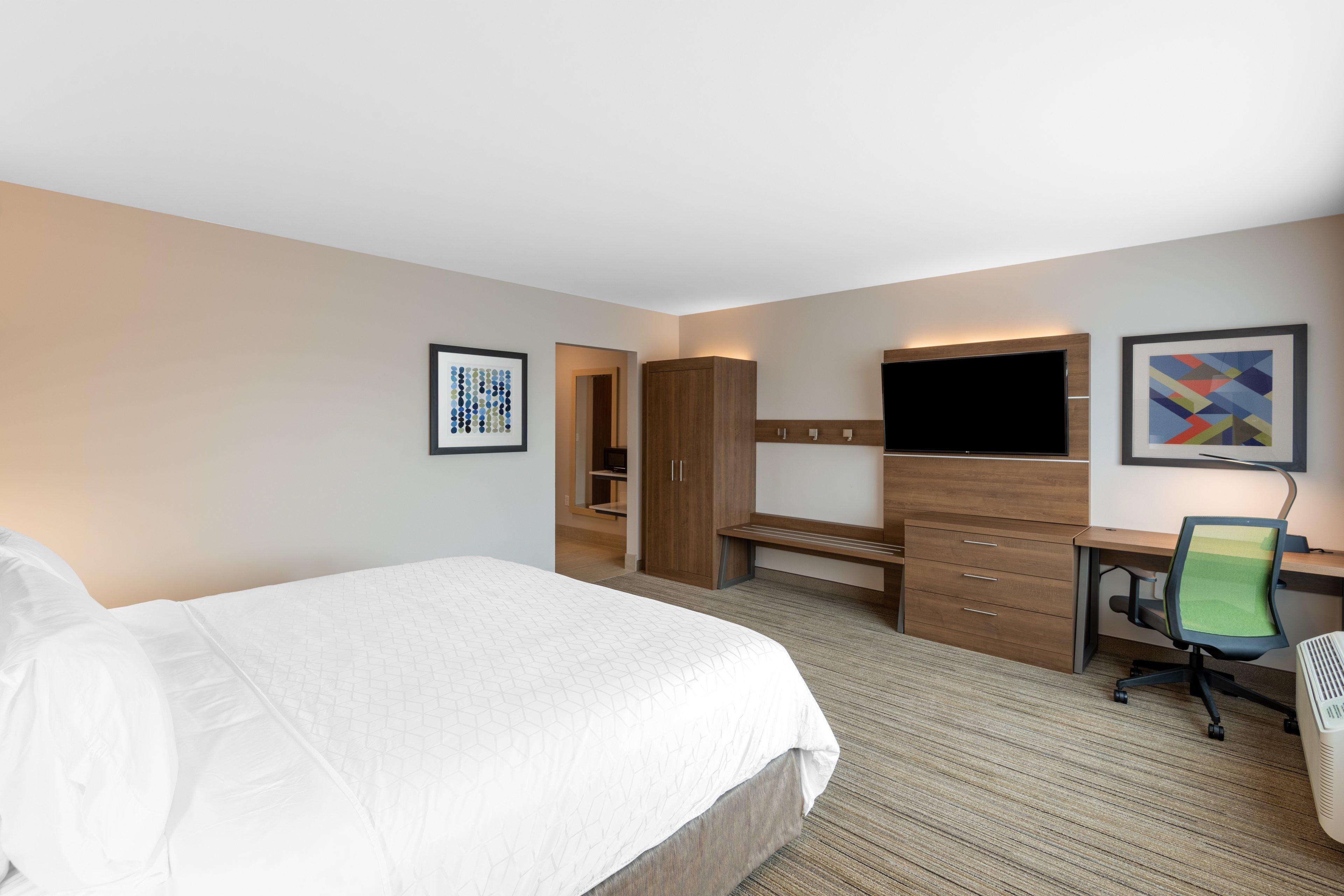 Express & - - Airport North By Ihg