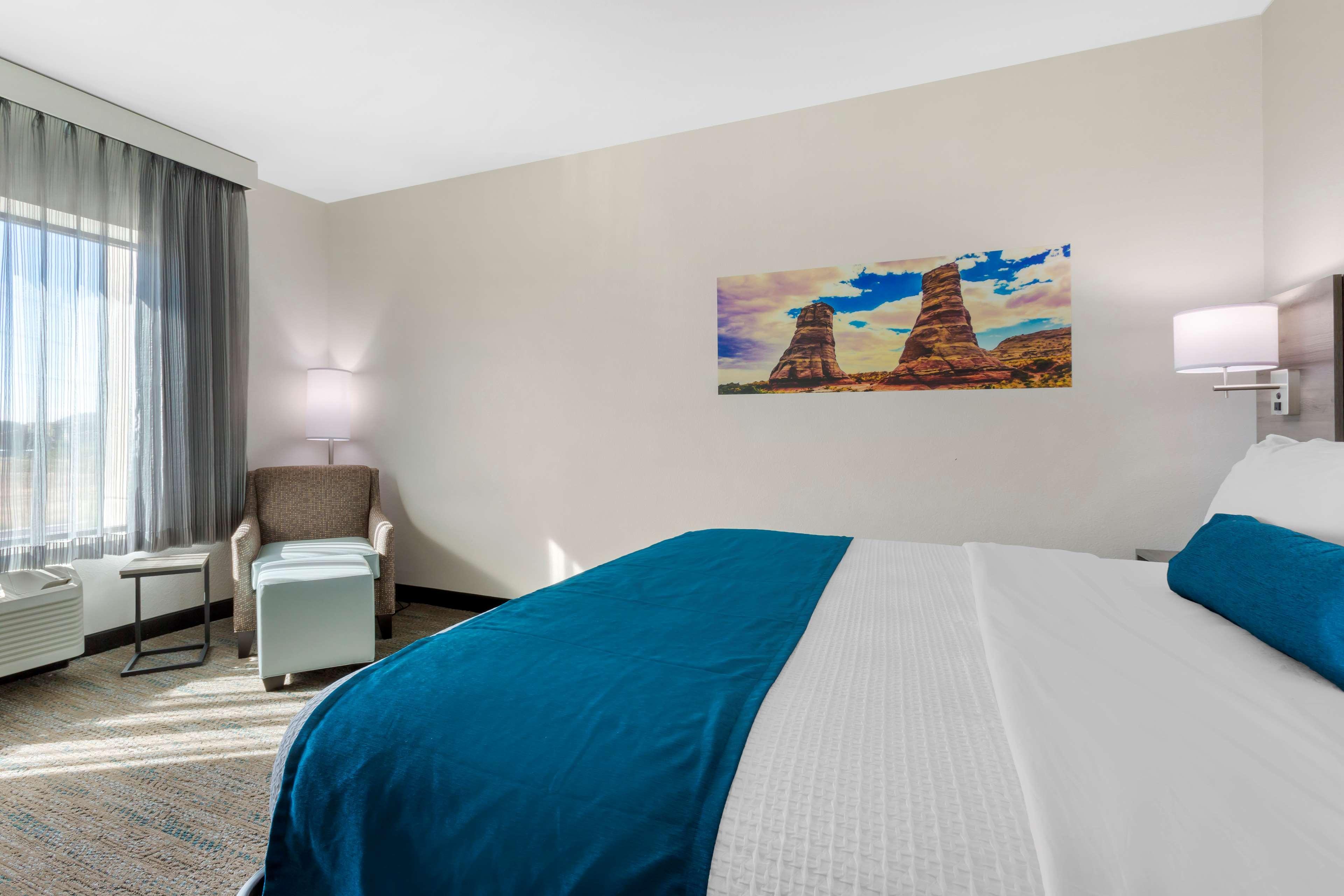 Hotel Western Executive Residency North Happy Valley 3*
