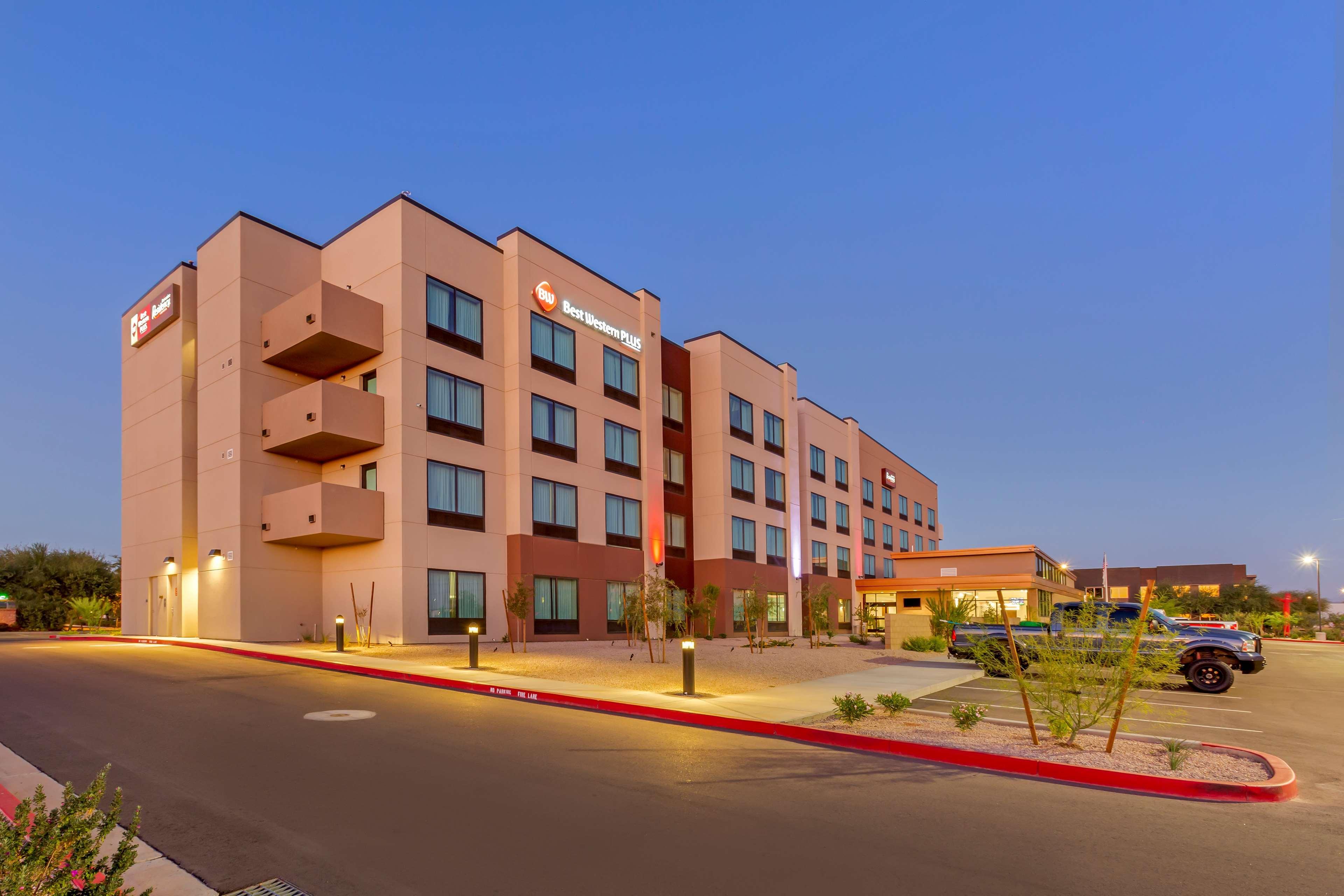 Hotel Western Executive Residency North Happy Valley 3*
