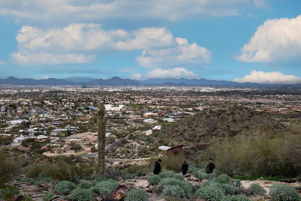 The Hummingbird House, Sauna & Mountain Views! * Phoenix